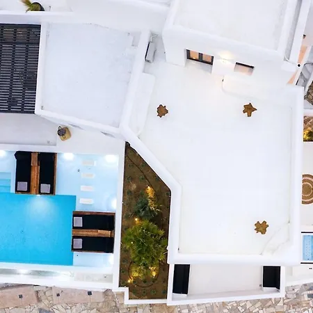 Poseidon Rea Apartment